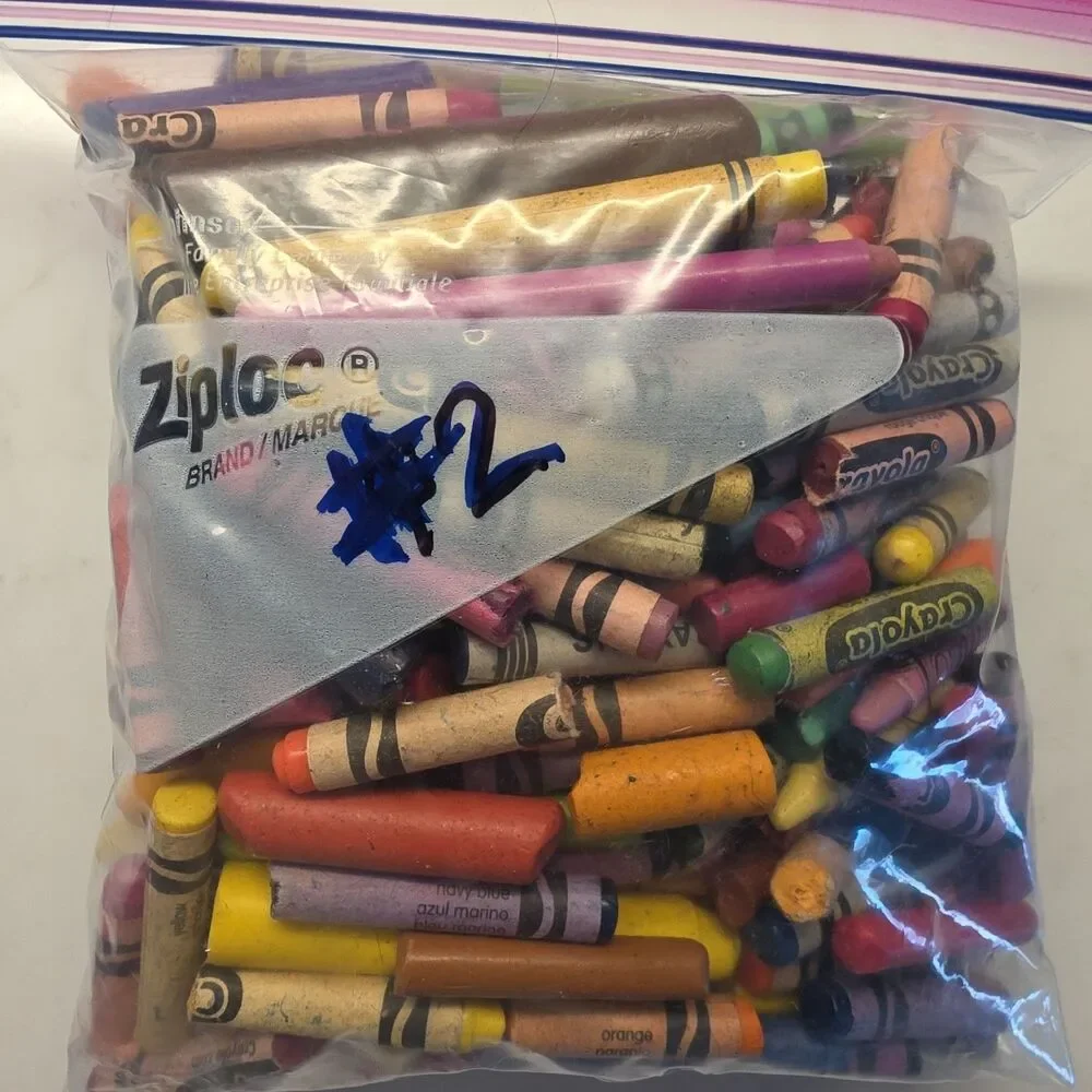 2+ lbs. Crayons Mixed Colors Whole&Broken Melting Arts & Crafts Most are Crayola